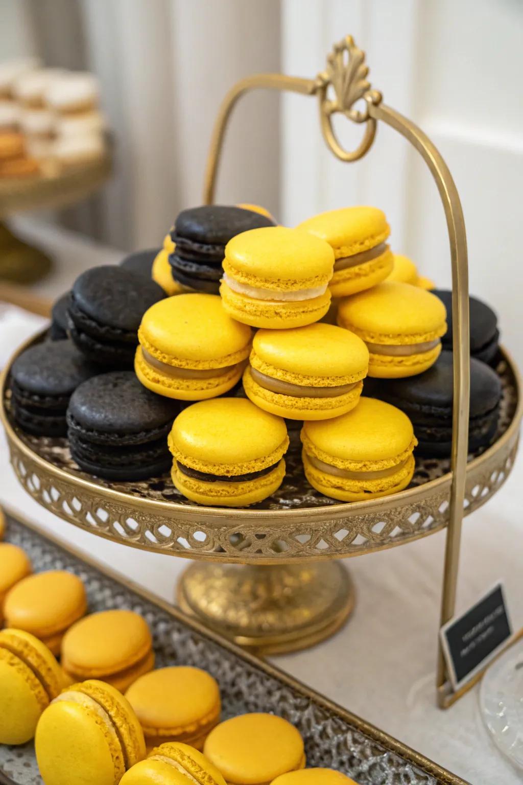 Bee-licious little cakes for a hint of elegance.